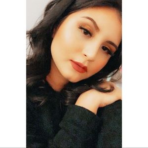 Meet your Posher, Alyssa